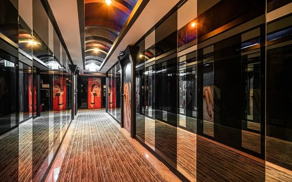 Bus Hotel