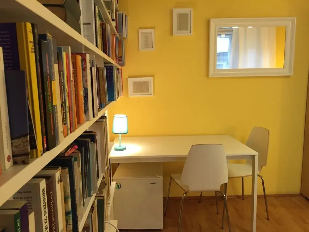 Club Apartments & Rooms