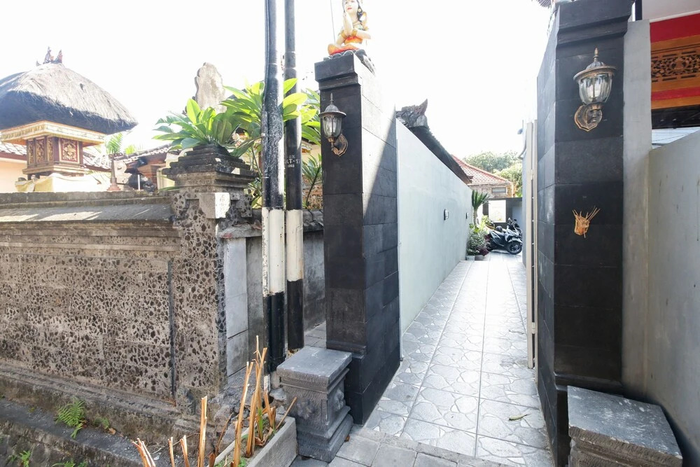 Airy Raya Kuta 84 Bali