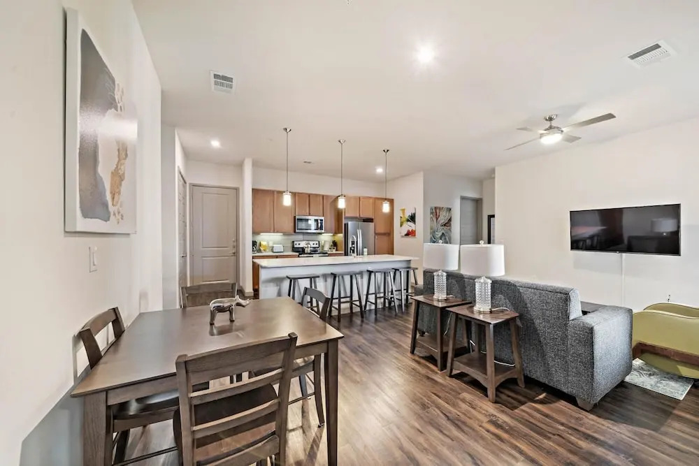 Recently Upgraded Downtown Great Amenities