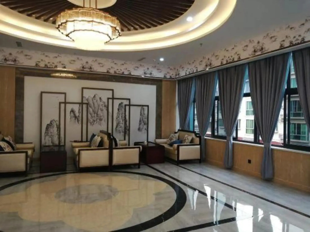 Platform  Hotel