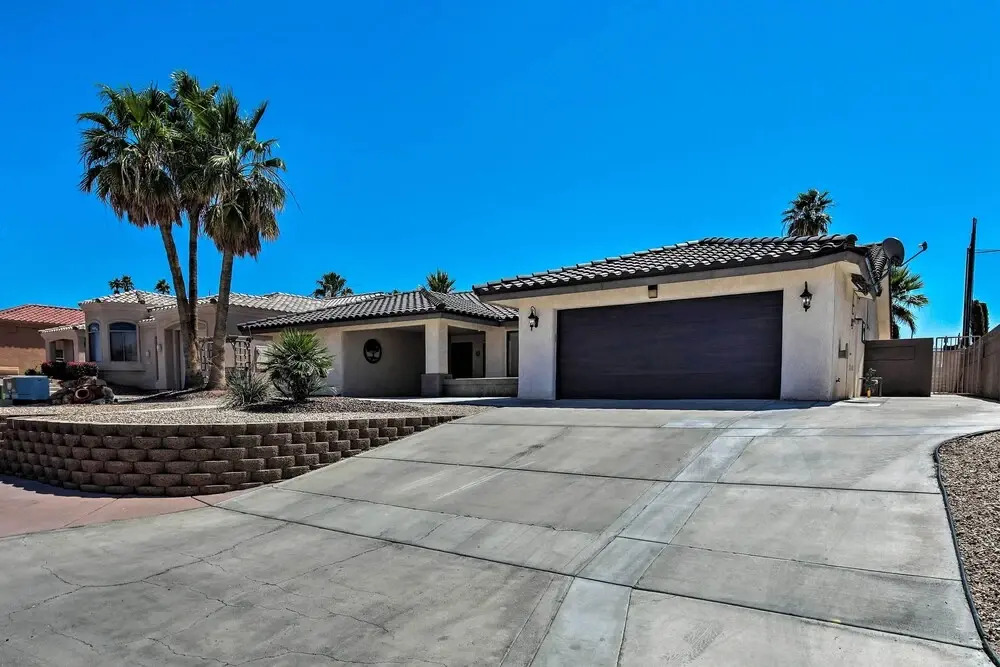 Lake Havasu Home: Heated Pool & Golf Course Views