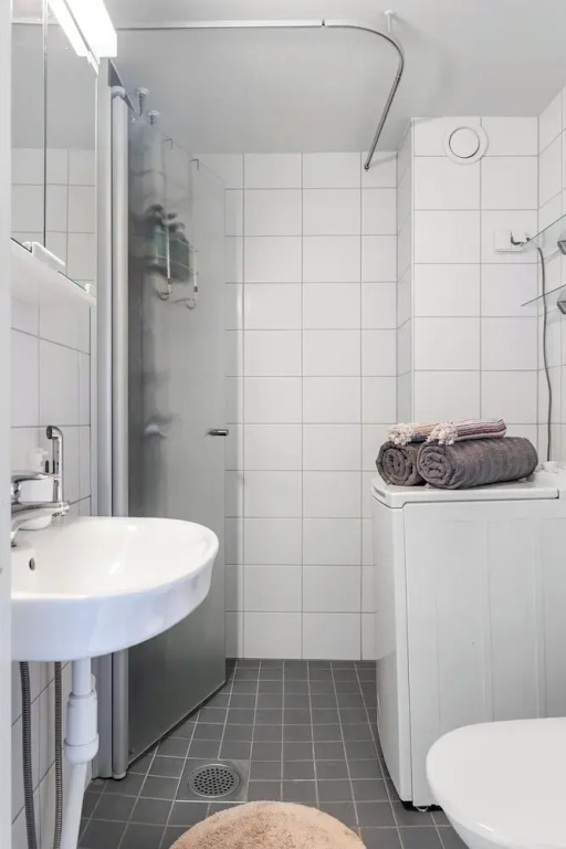 Bright 1BR Apartment next to the Beach