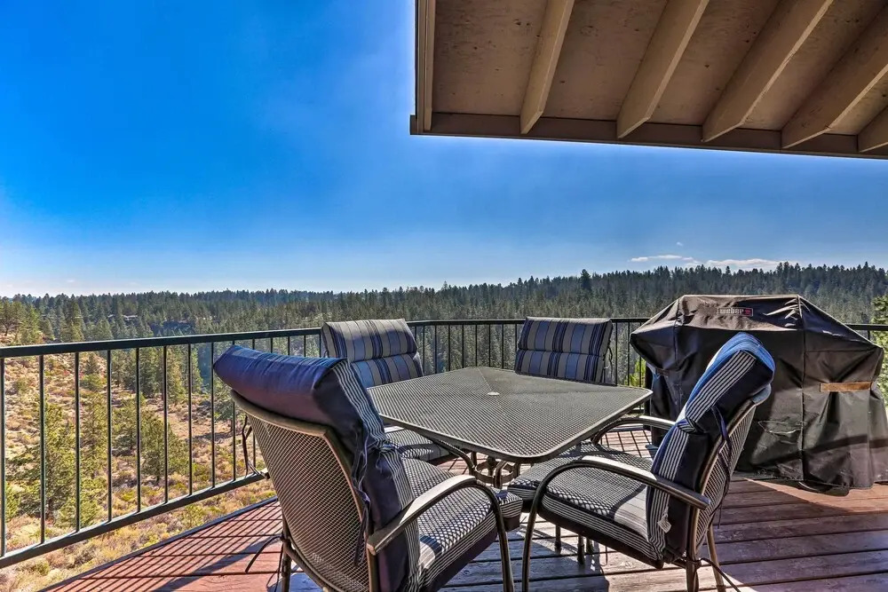 Hiking Trail & Hot Tub Access: Bend Condo w/ Deck