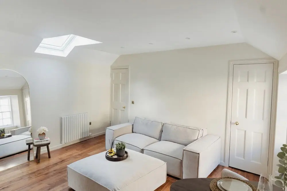Charming Central Mews Home with Secure Parking