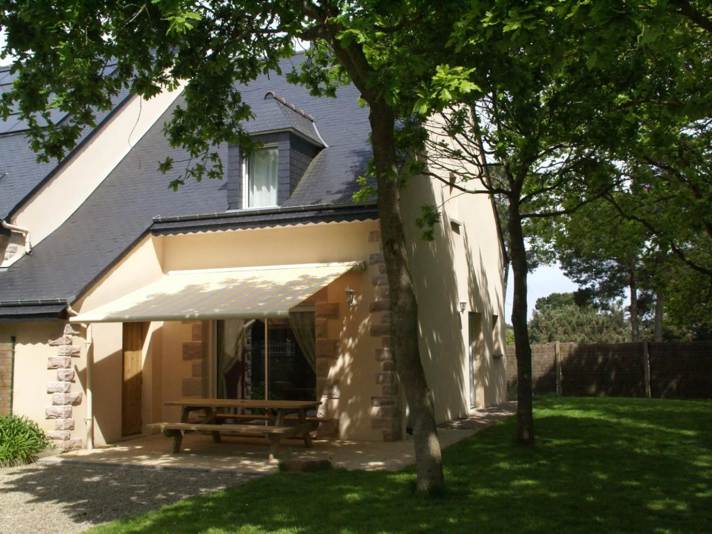 Comfortable holiday home in Brittany near the sea