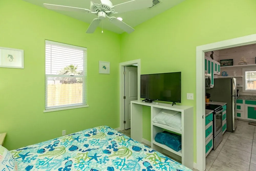 Feelin Tip-Sea 4Br Home
