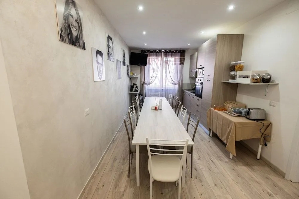 Cineroma Guesthouse
