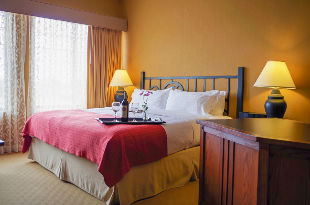 Holiday Inn Hotel Pewaukee-Milwaukee West by IHG