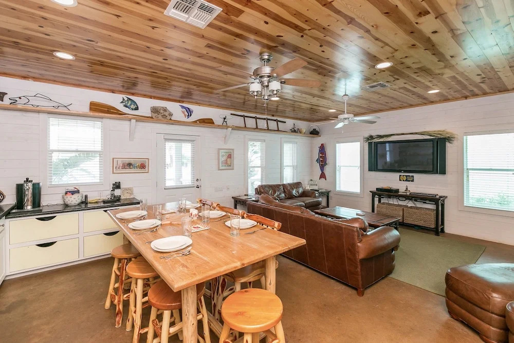 4BR Village Walk House, Pool by RedAwning