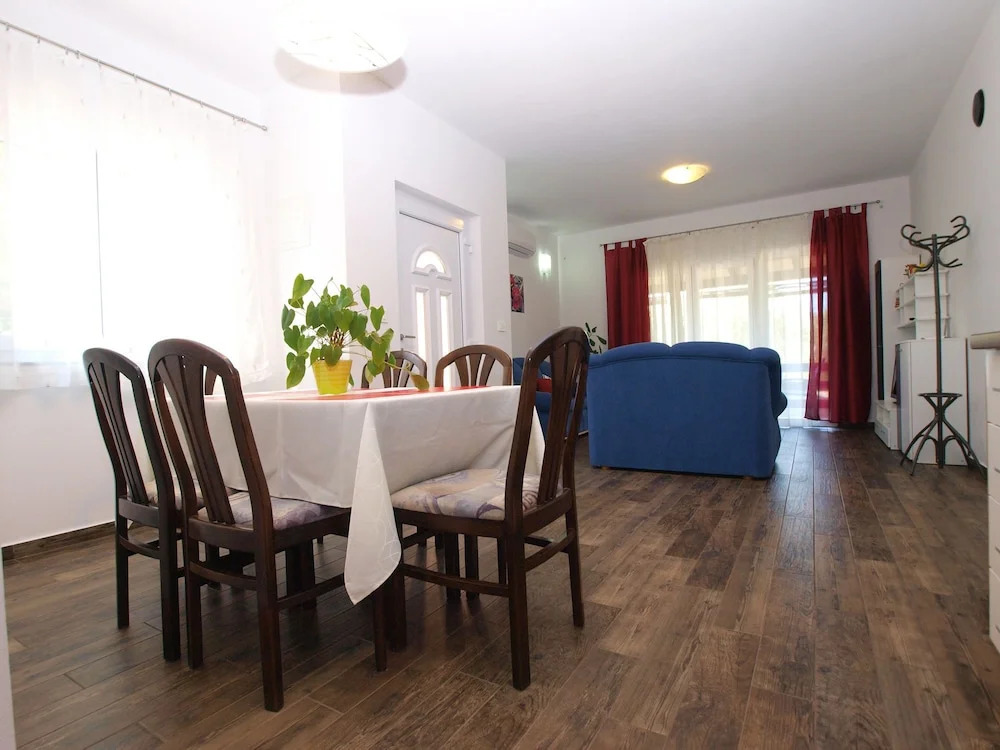 Apartment 1403