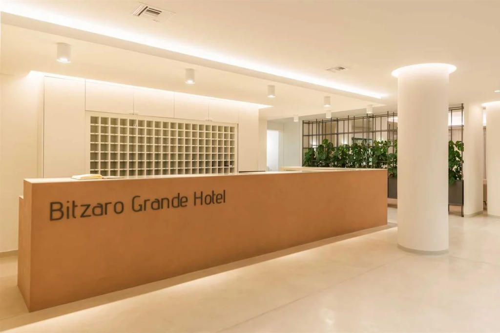 Bitzaro Grande Hotel & Suites