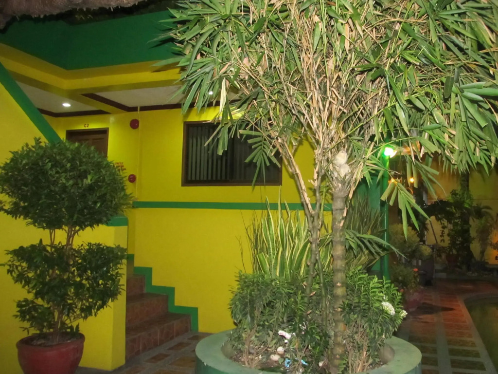 Drifters British Pub and Apartelle