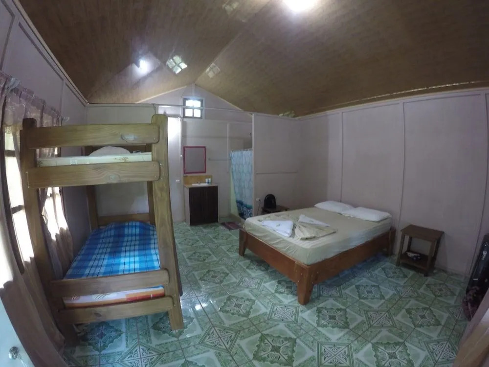 Jonny's cabins drake day
