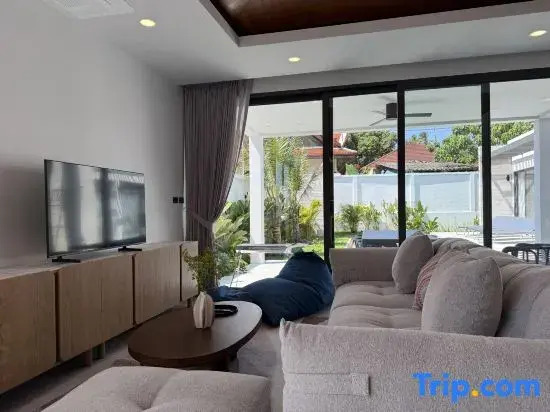 Newly built: private Quinta Lane 4br pool villa