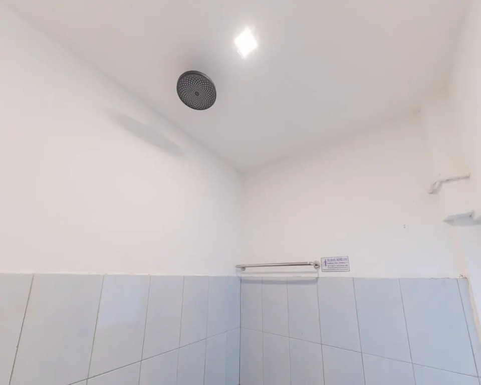 RedDoorz at Jalan Pangkal Perjuangan Karawang