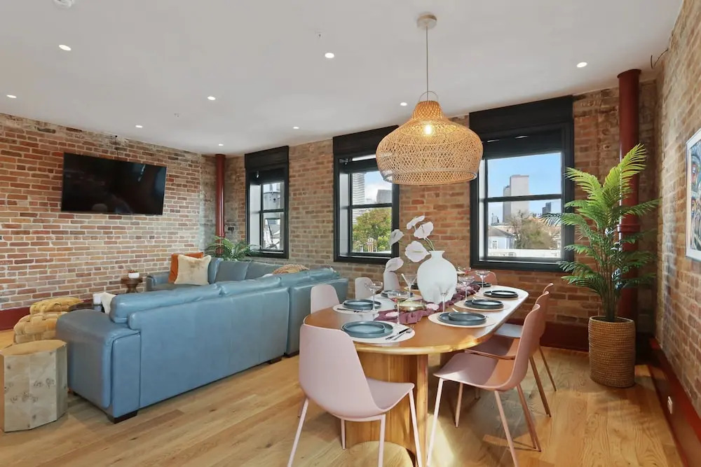 The Gisele - Charming 4BR 4BA for 8 - Pool & Streetcar Stop