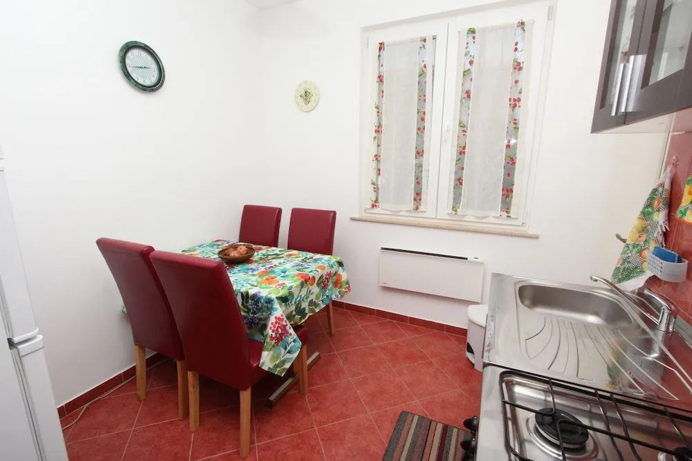 Apartment Dina