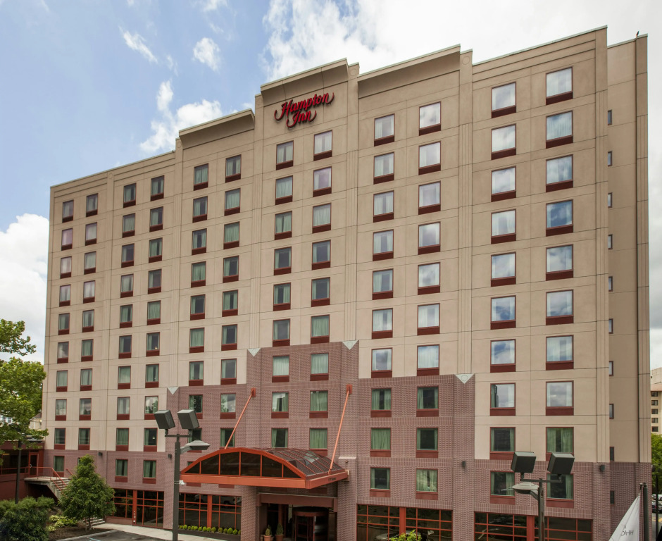 Hampton Inn New York - LaGuardia Airport