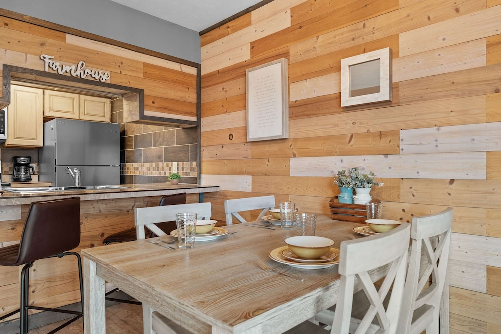 Hole-in-one Hideaway For 4