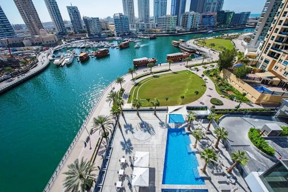 Pelican Stay - Full Marina and Pool View