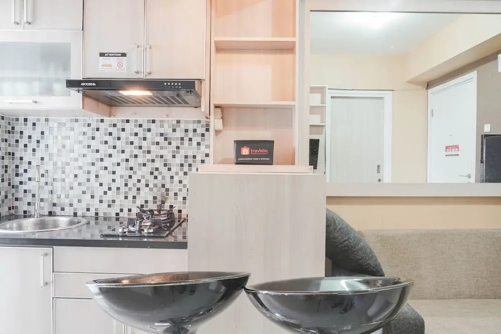 Simple And Cozy Living 2Br At Green Pramuka City Apartment