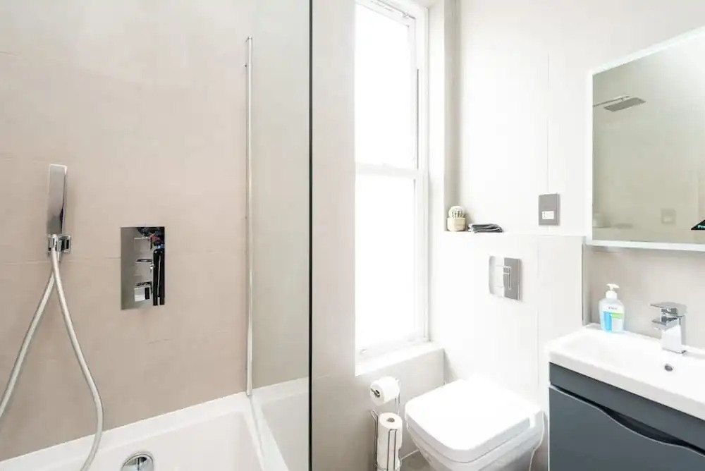 Gorgeous Apartment by the Park SS2