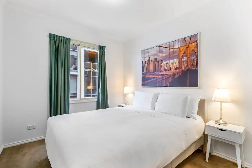 Chic 2-bed Apartment Near Albert Park