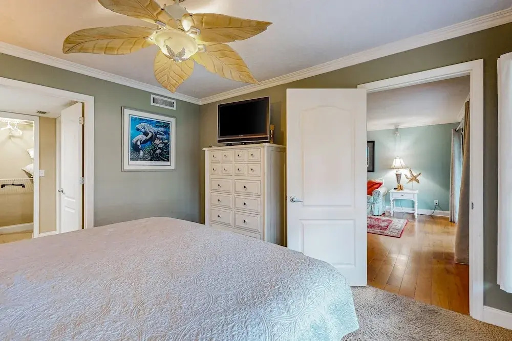 Oceanfront Community w/ Pool, Walk to Beach! condo