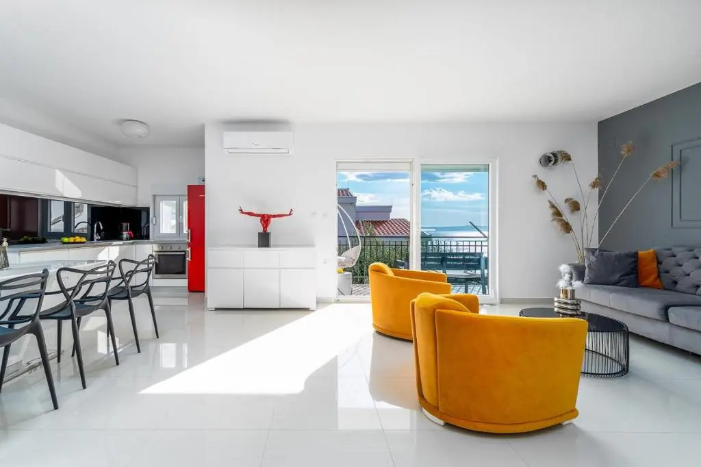 Villa Lea 5-bedroom villa with private pool and amazing views of city and sea