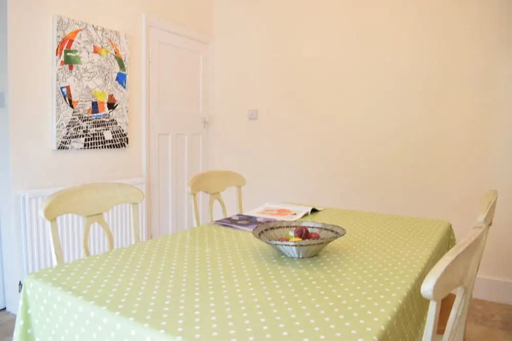 Bright 2 Bedroom House in Oxford