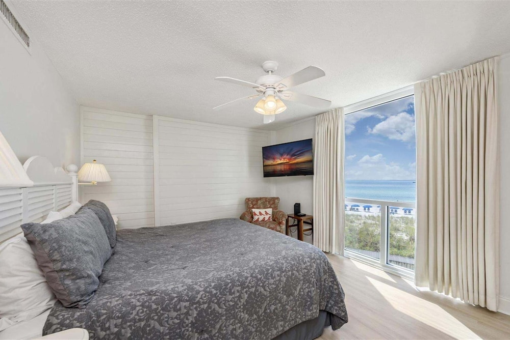 Shoreline Towers 2036 3 Bedroom Condo