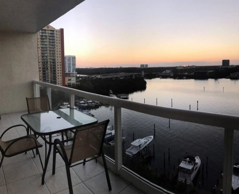 Golden Bay 1102 - Condo 5 People, Sunny Isles