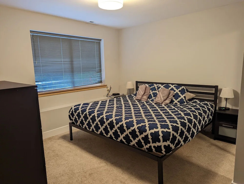 Seattle Vacation Home - The Newsroom