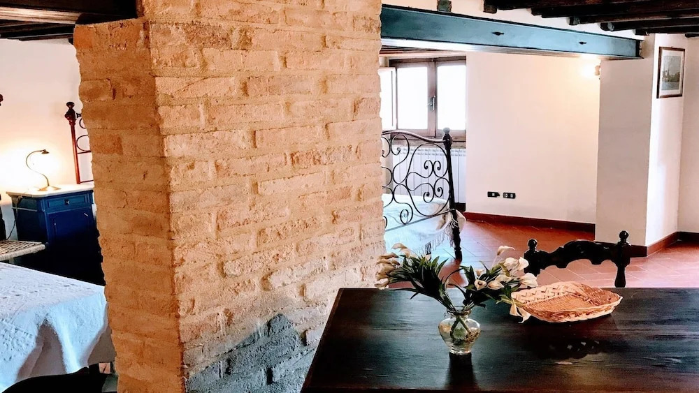 Spoleto Contessa Media, Central Spoleto, Sleeps 4