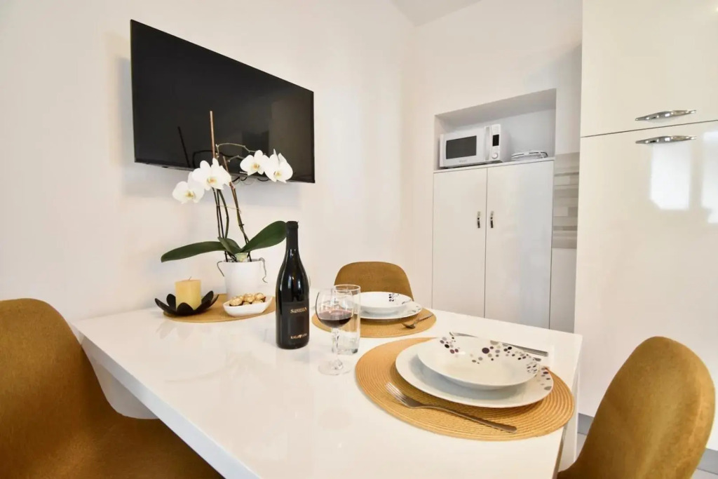 Apartment Erika - for 2 near the beach