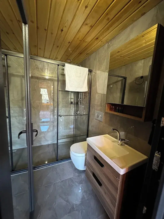 moni suit bungalow