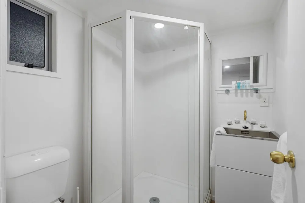 Newly Renovated Studio w Parking-Netflix