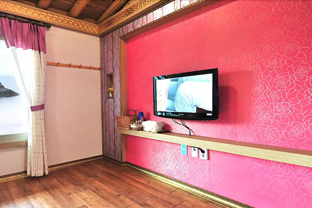 Yeosu Hyangilam Heukjip Pension