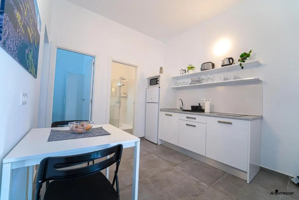 Apartamentos Anjomacar A