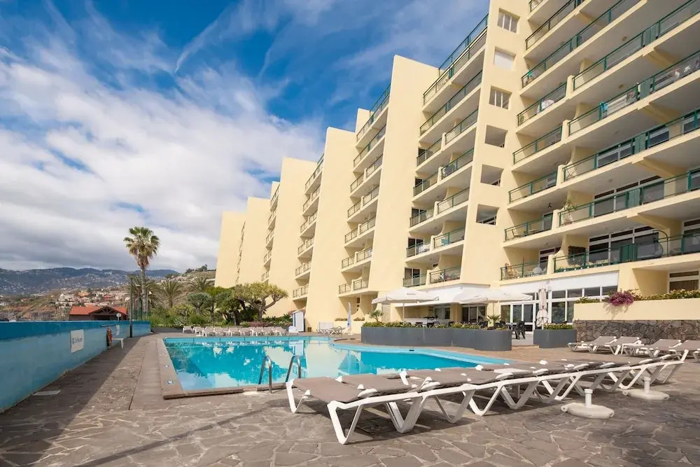 Charming Paint House Apartment in Pestana