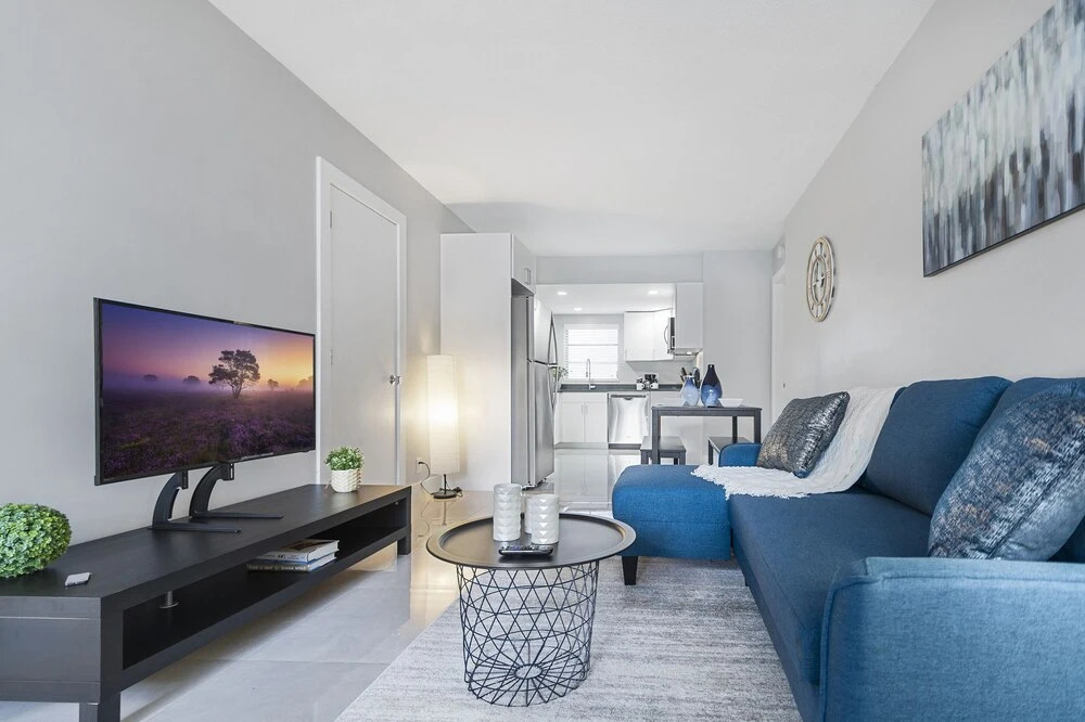 Luxury 2bd2bth apt near beach and port