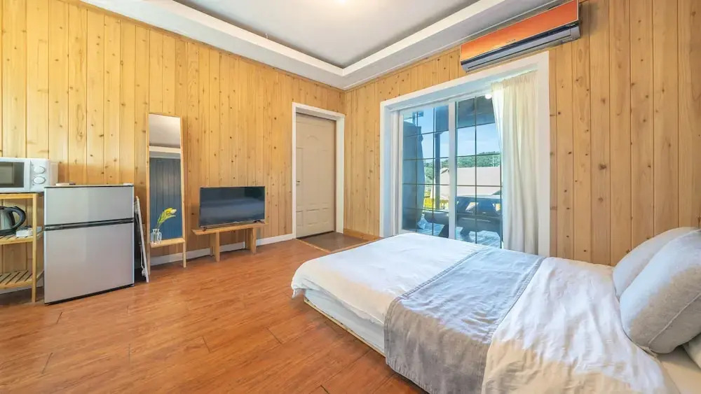 Taean Dalbam pet Pension