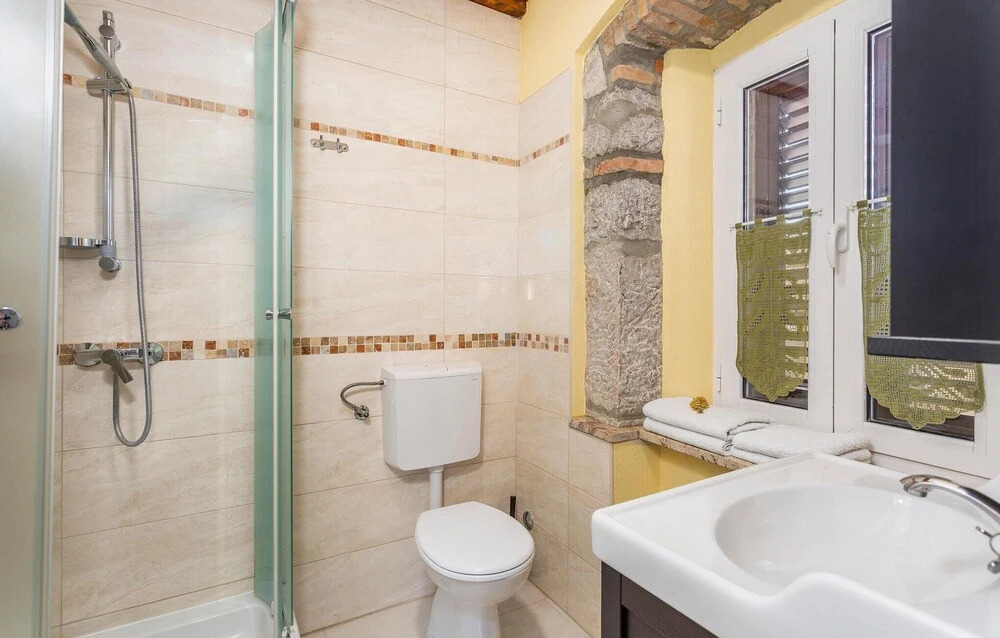 Nice Apartment in Punat With Wifi