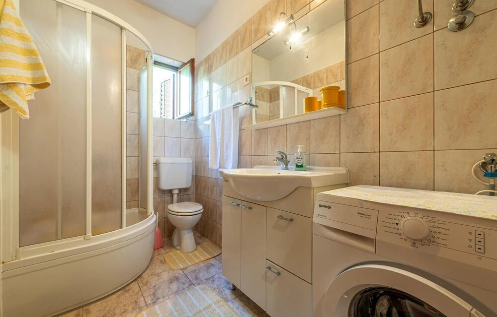 Beautiful Apartment in Zadar With 2 Bedrooms and Wifi