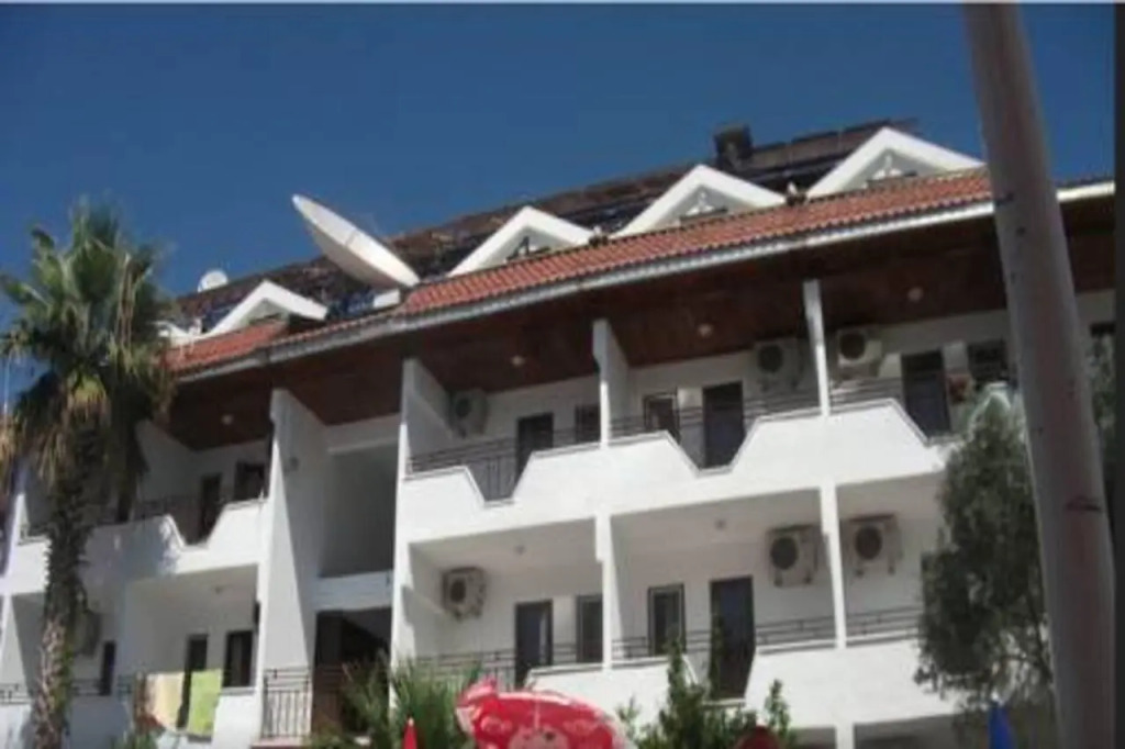 Alvaro Apartments