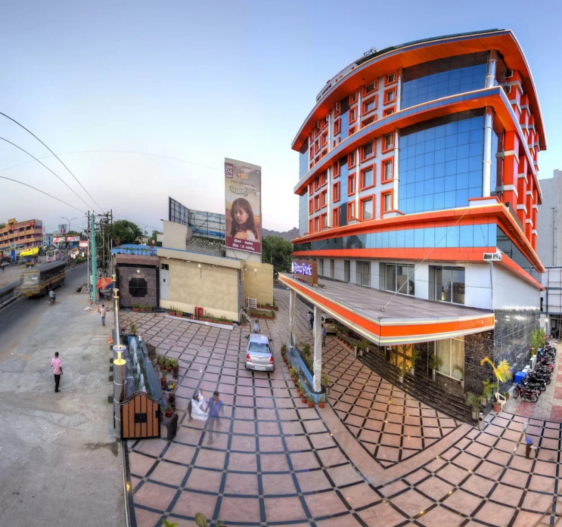Hotel Benzz Park Vellore