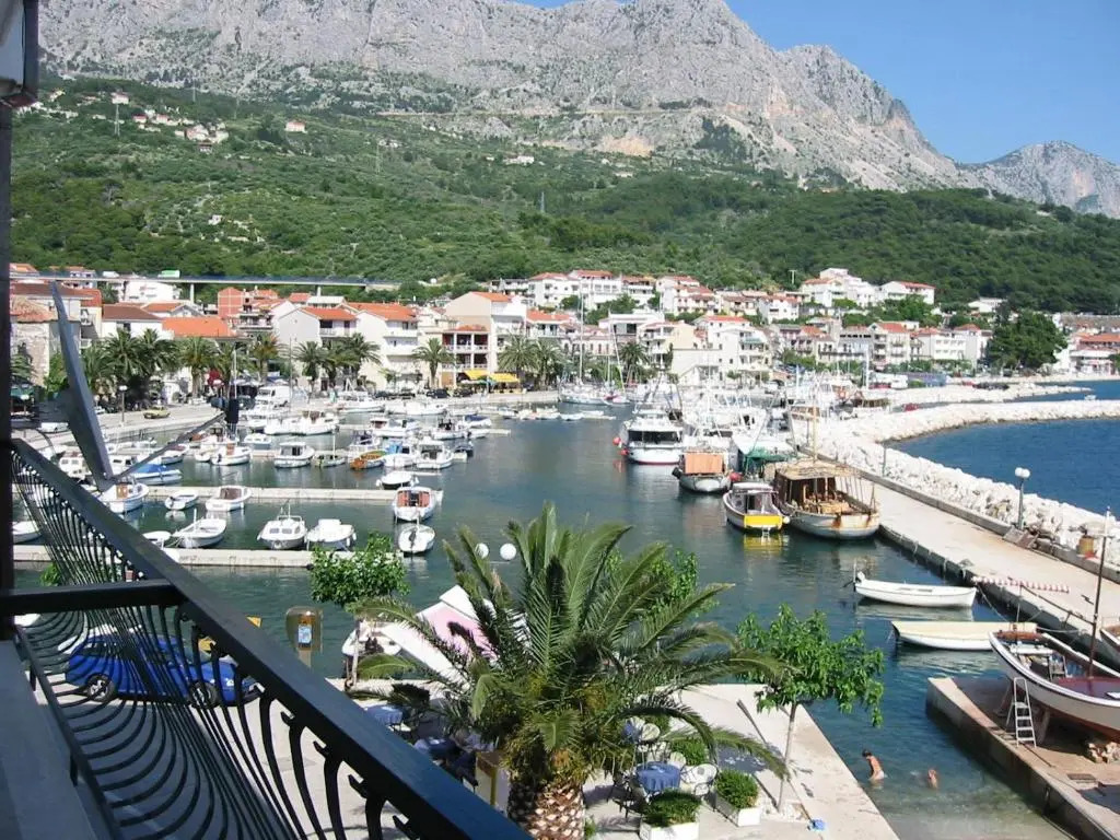 Boutique Waterfront Apartments