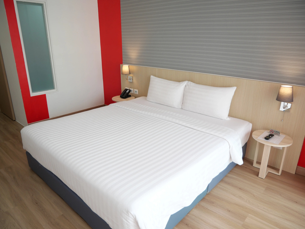SLEEP WITH ME HOTEL design hotel @ patong