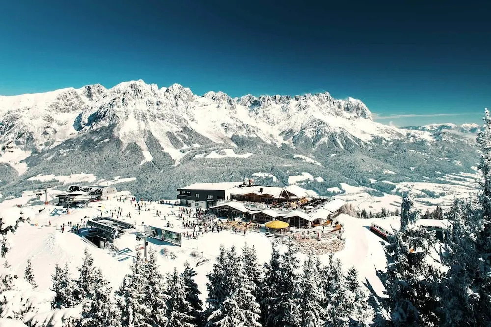 Tirol Lodge